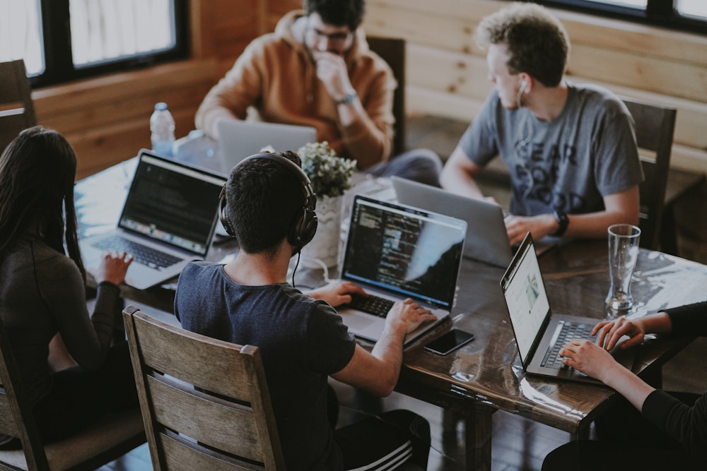 About Avenqube